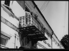 Suwałki, balkon przy kamieniczce - ul. Tadeusza Kościuszki