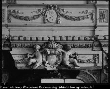 Zabytkowy piec kaflowy