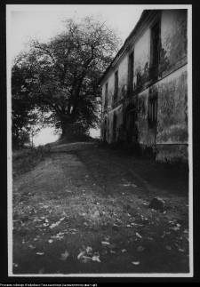 Cisów, dwór Brzostowskich