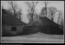 Strabla, budynki przypałacowe