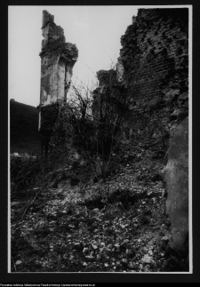 Mielnik, ruiny gotyckiego kościoła Świętej Tr&oacute;jcy