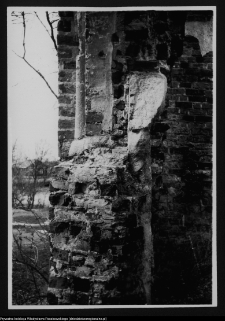 Mielnik, ruiny gotyckiego kościoła Świętej Tr&oacute;jcy