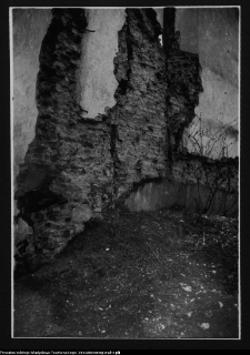 Mielnik, ruiny gotyckiego kościoła Świętej Tr&oacute;jcy