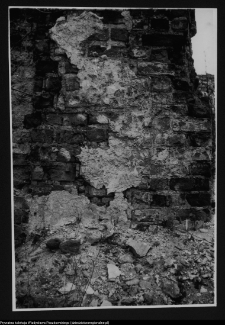 Mielnik, ruiny gotyckiego kościoła Świętej Tr&oacute;jcy