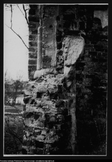 Mielnik, ruiny gotyckiego kościoła Świętej Tr&oacute;jcy