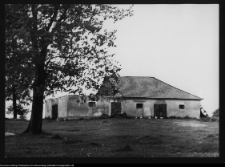 Ruiny budynku gospodarczego