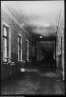 Białystok, budynek przy ul. Mickiewicza 1