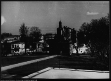 Białystok, Brama Wielka pałacu Branickich i fragment hotelu Ritz